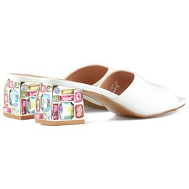 Vita damflipflops med låg klack med kristaller 1