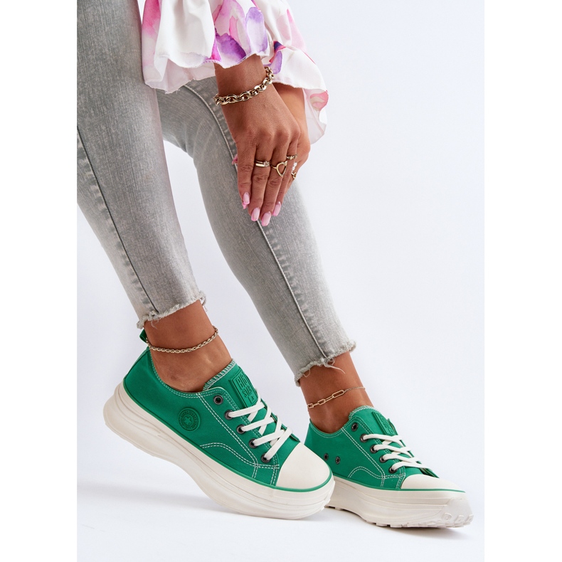 Sneakers för kvinnor på en massiv sula Big Star NN274130 Grön 1