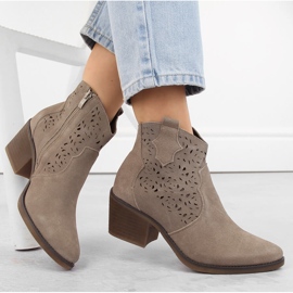 Genombrutna cowboystövlar i läder för kvinnor, beige S.Barski 2