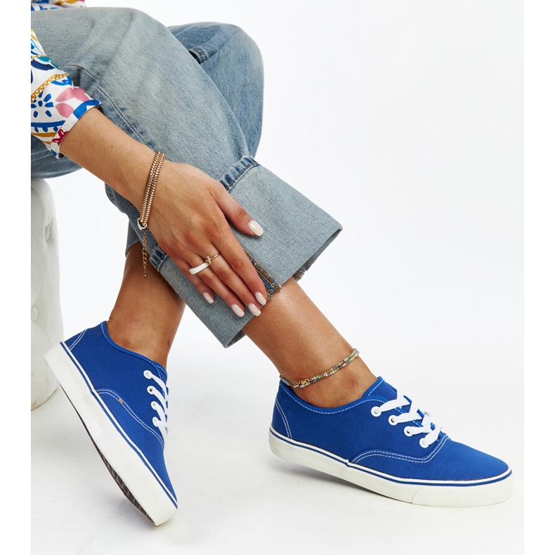Blå klassiska Erla sneakers 1