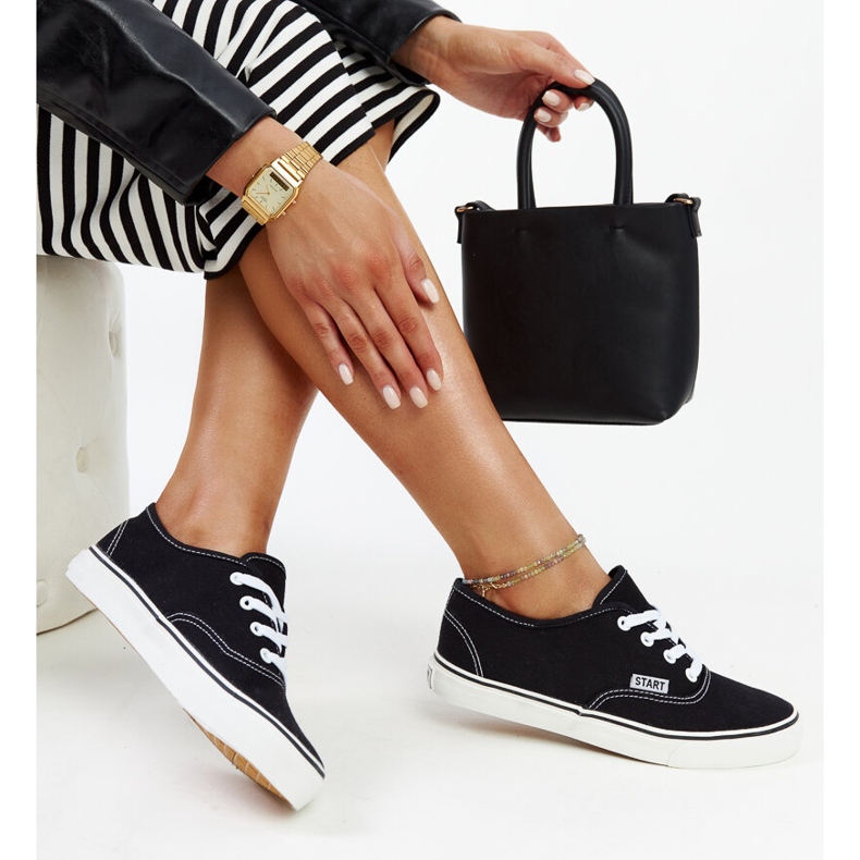 Svarta klassiska Erla sneakers 1