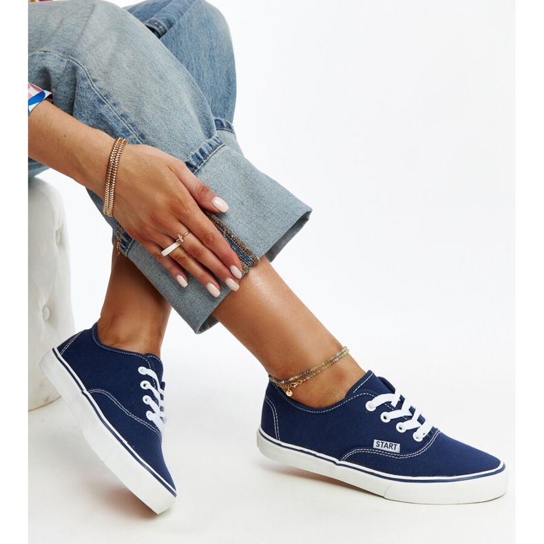 Marinblå klassiska Erla sneakers 1