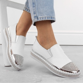 S.Barski Slip-on skor i läder för kvinnor med zirkoner, vita D&amp;A LR370 1