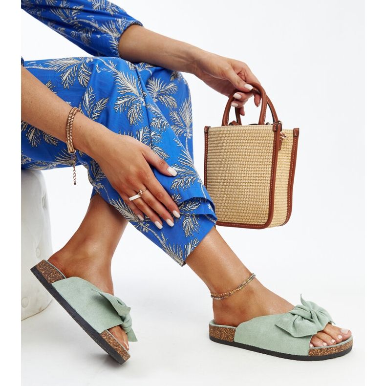 Ljusgröna Aamu rutschkanor med korksula 1