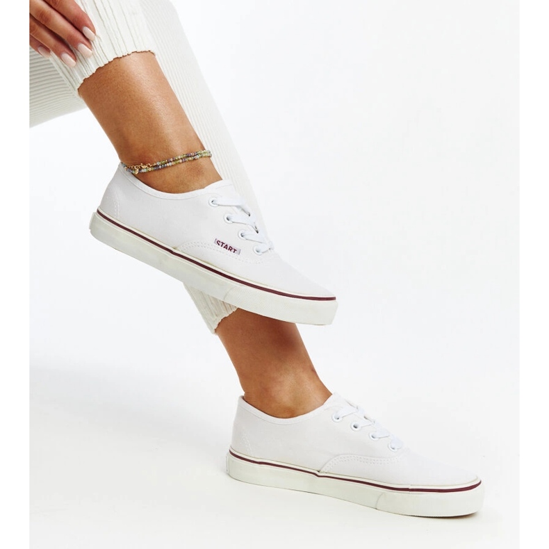 Vita klassiska Erla sneakers 1