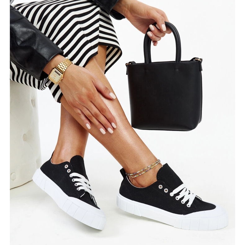 Eduards svarta tyg sneakers 1