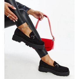 Svarta läderskor med dekorativt spänne 1