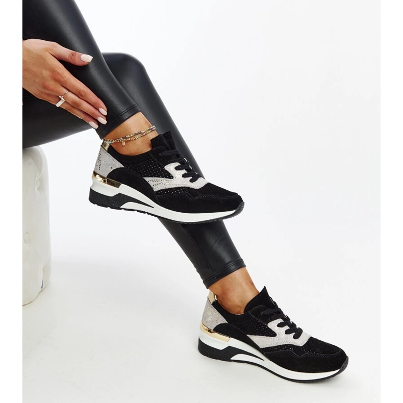 Svarta sportsneakers i läder 1