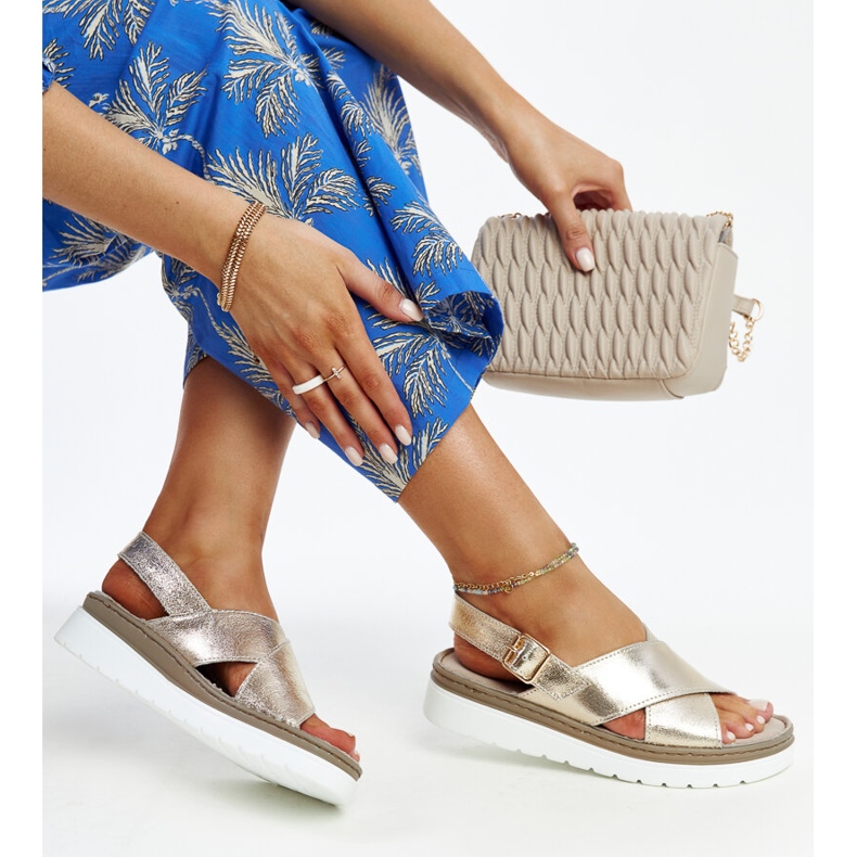 Ithar plattformssandaler i guldläder gyllene 1