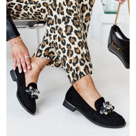 Svarta mockasiner med Dahera-dekorationer 1