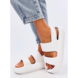 Rickett Vita sandaler i skum 2