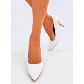 Laurents Vita pumps med stilettklack 1