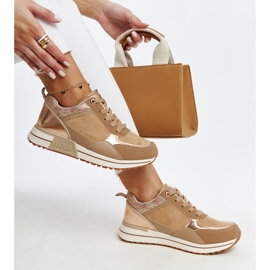 Bruna sneakers på Kerttu-plattformen 1