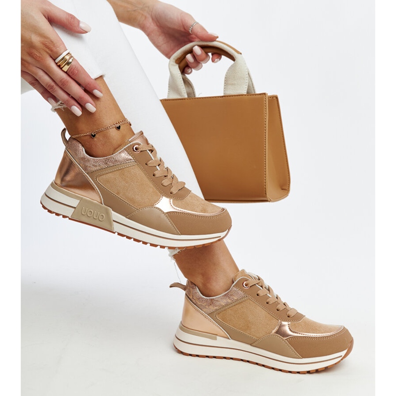 Bruna sneakers på Kerttu-plattformen 1