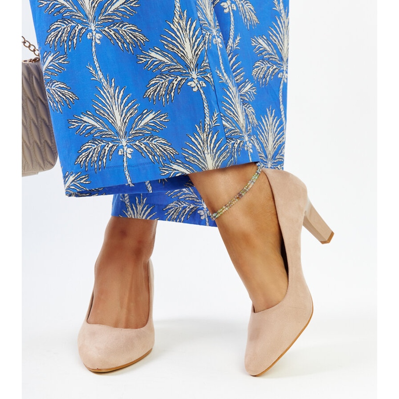 Beiga högklackade pumps med läderinlägg från Lalande beige 2