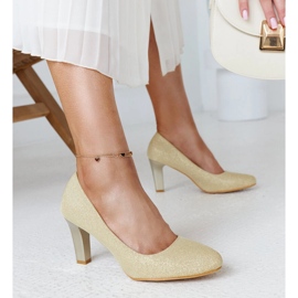 Guld glänsande pumps med Antibies lädersula gyllene 1