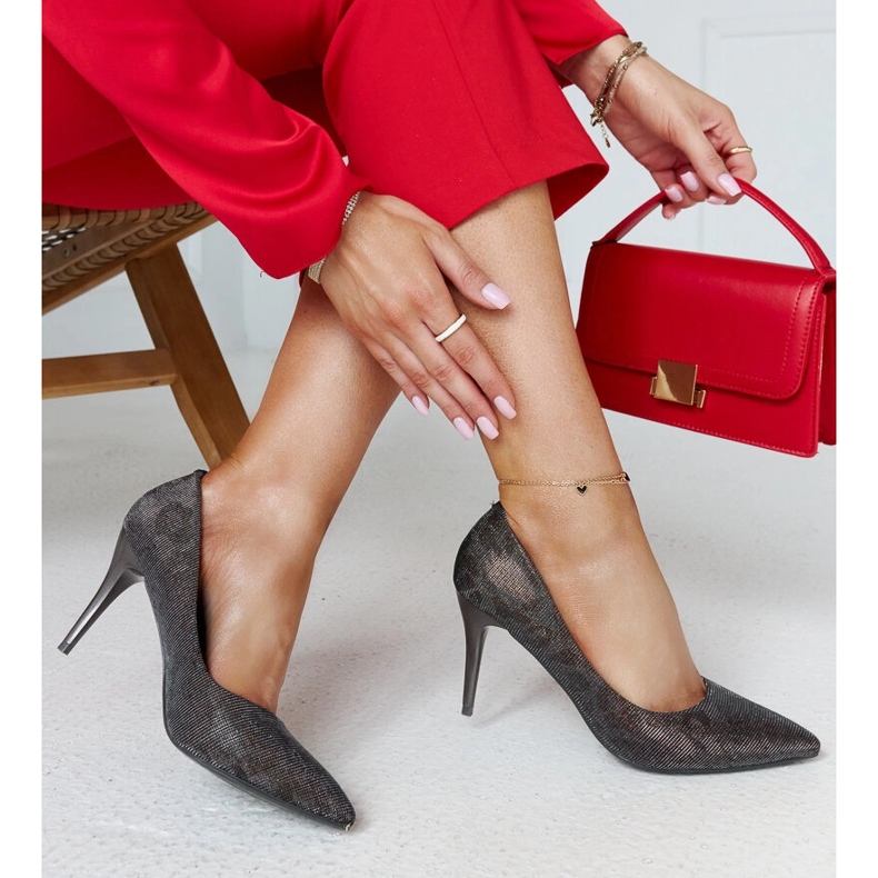 Grå glänsande högklackat med läderinlägg från Manna 2