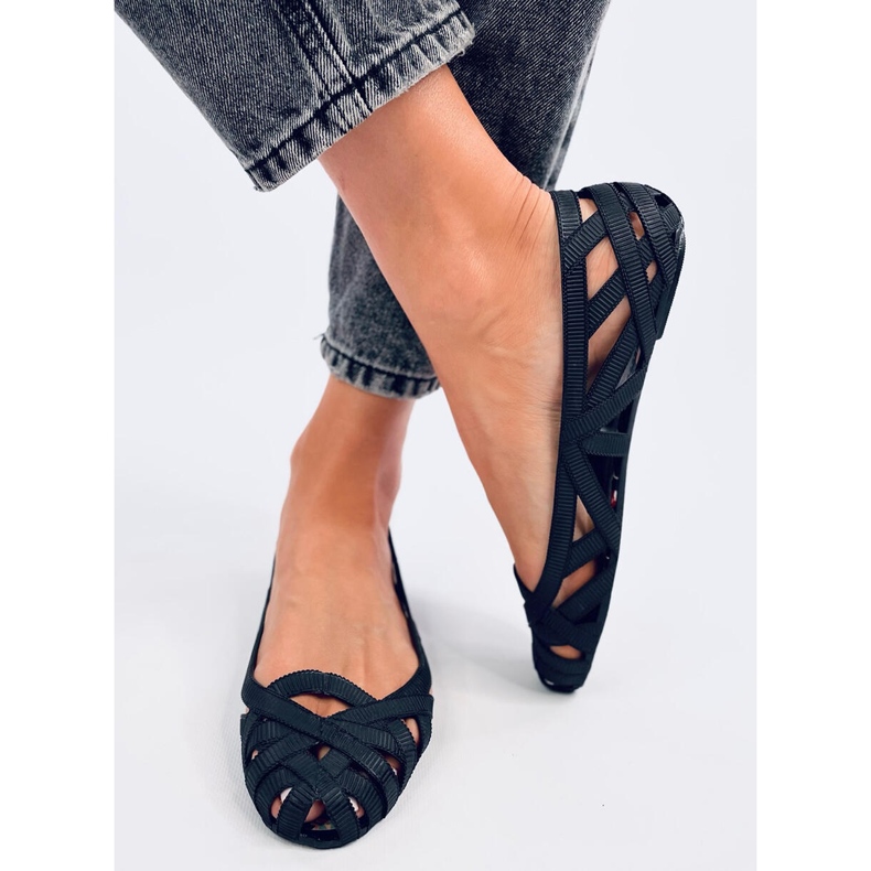 Meliski Chassa Svarta genombrutna balettlägenheter 1