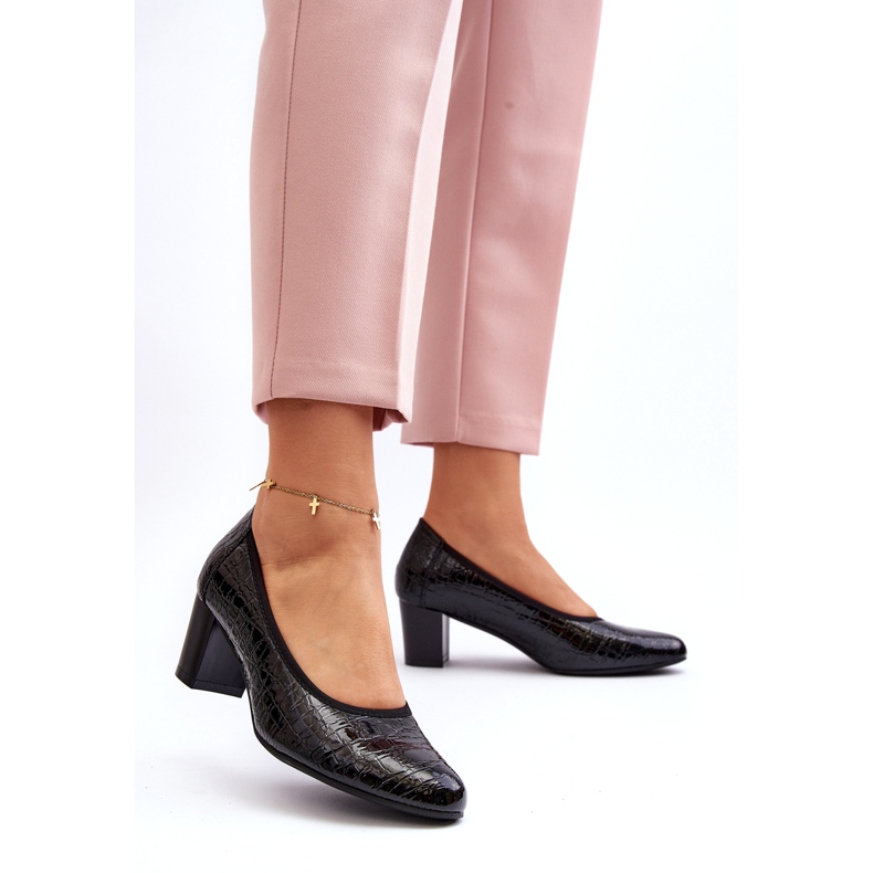 Vinceza Lackläderpumpar med svart prägling 4