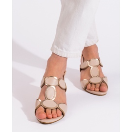 Goodin Beige damsandaler med spänne 2