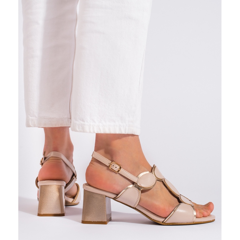 Goodin Beige damsandaler med spänne 1