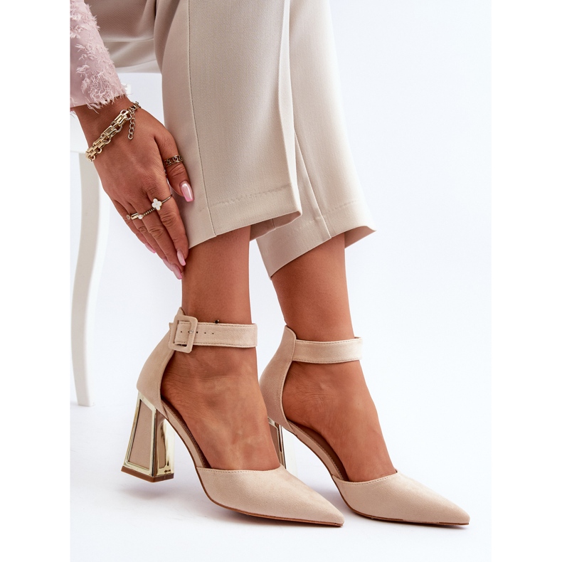 Mocka Pumps på en högklackad Beige Lodho 1