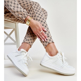 Vita läder sneakers 1