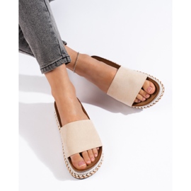 Plattrutschbanor i beige mocka 2