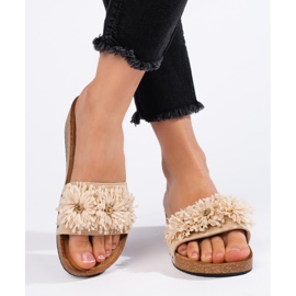 Damtofflor i beige mocka med blommor 1