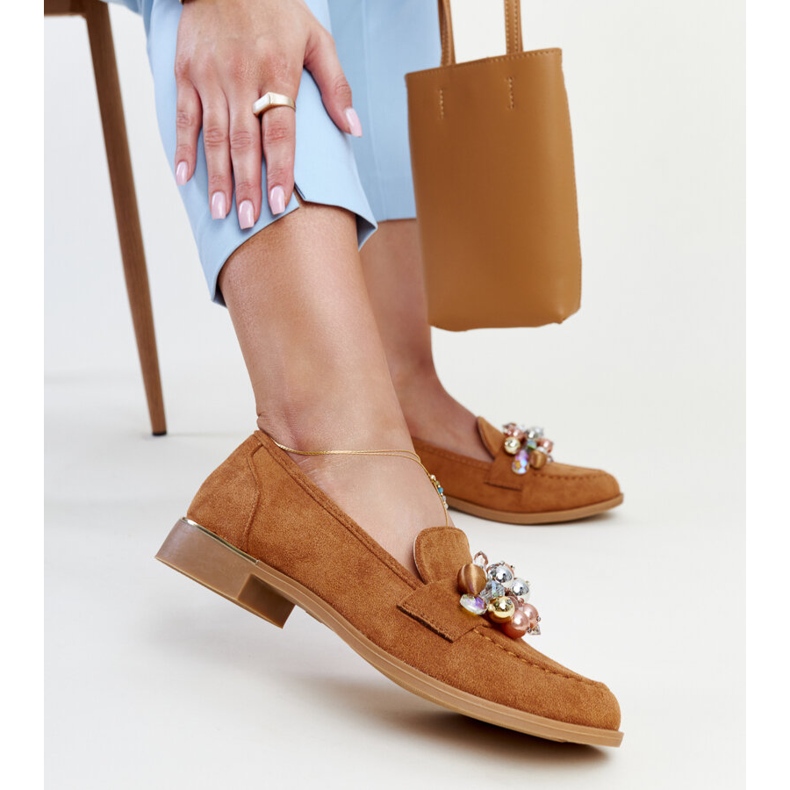 Bruna mockasiner med Dahera-dekorationer 1