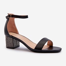 Damsandaler gjorda av ekologiskt läder med dekorerade höga klackar, svart Wiatalia 1