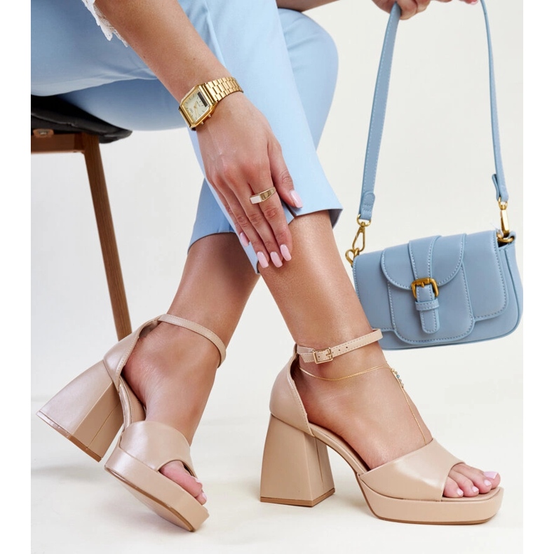 Mörkbeige högklackade sandaler från Vesna 1