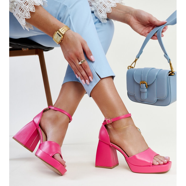 Mörkrosa högklackade sandaler från Vesna 1