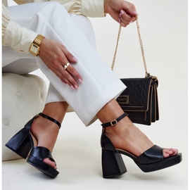 Svarta högklackade Vesna-sandaler 1