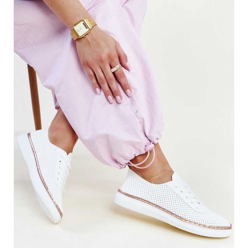 Vita genombrutna Biserka sneakers 1