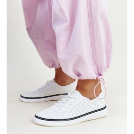Vita och svarta genombrutna Biserka sneakers 3