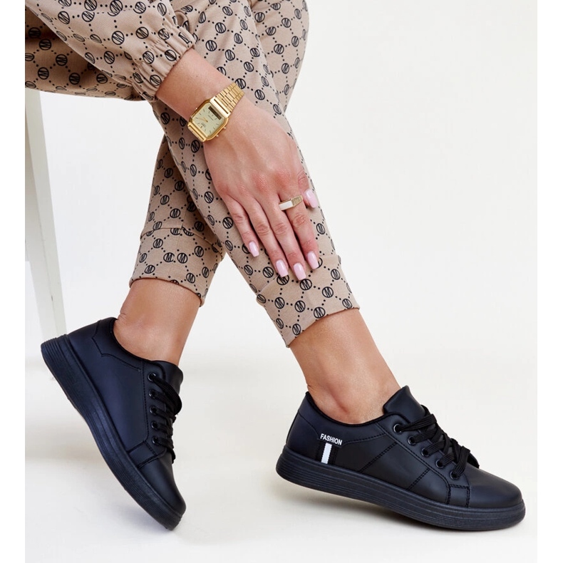 Svarta eco-läder sneakers från Devona 1