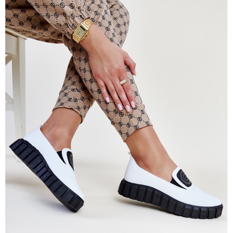 Vita skor med massiv Teska-sula 1