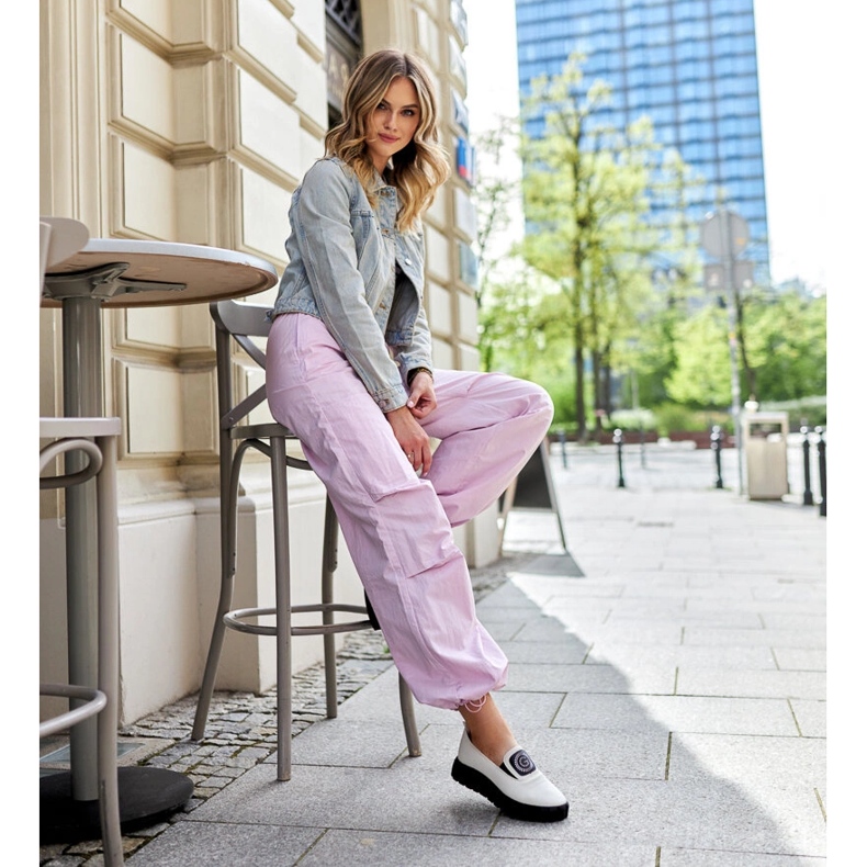 Beige skor med massiv Teska-sula 1