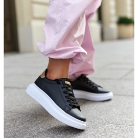 Svarta sneakers med tjock Ivalu-sula 1