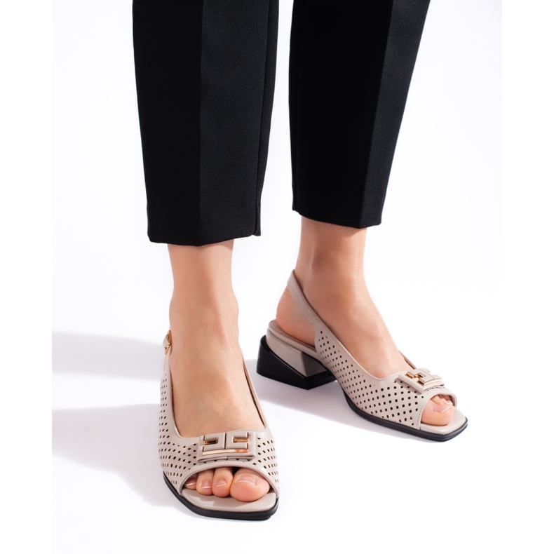 Goodin Kvinnors beige genombrutna sandaler med låg klack 2