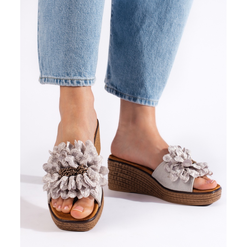 Grå kilar i mocka 2