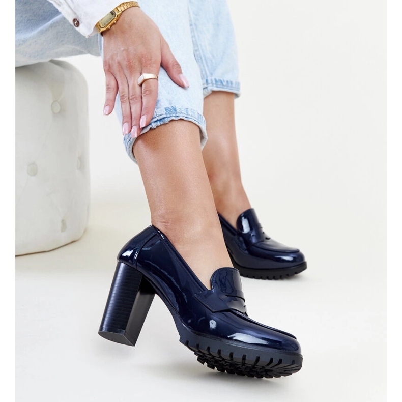 Marinblå patentpumps med högklackad Licoletta 2