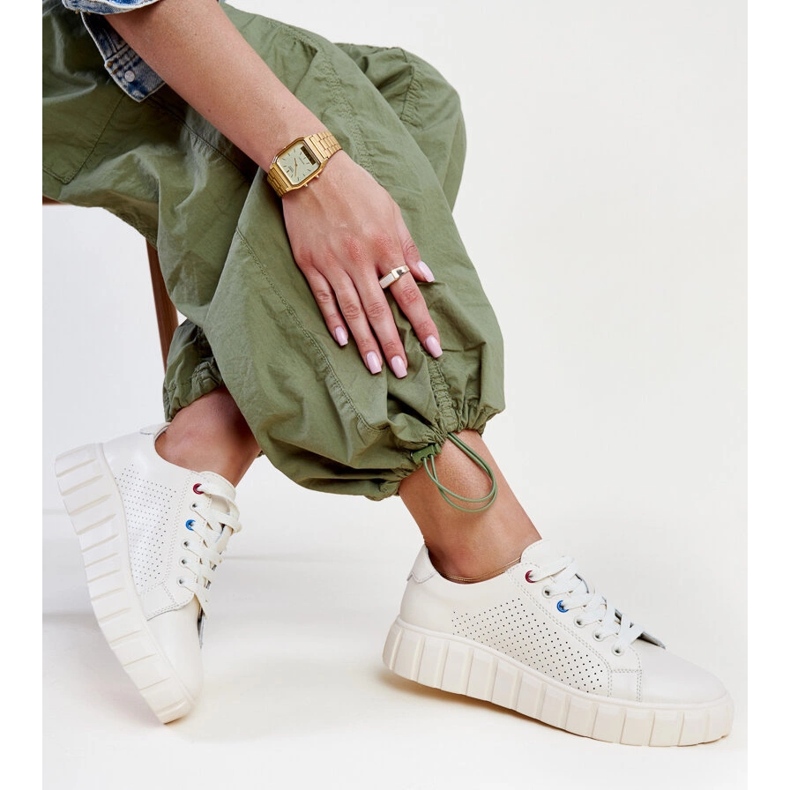 Beige läder sneakers från Zvonka 1