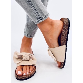 Luppar Beige korktofflor med en nalle 2