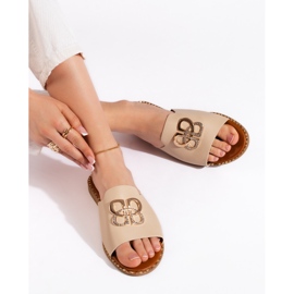 Snygga beige flipflops för kvinnor 1