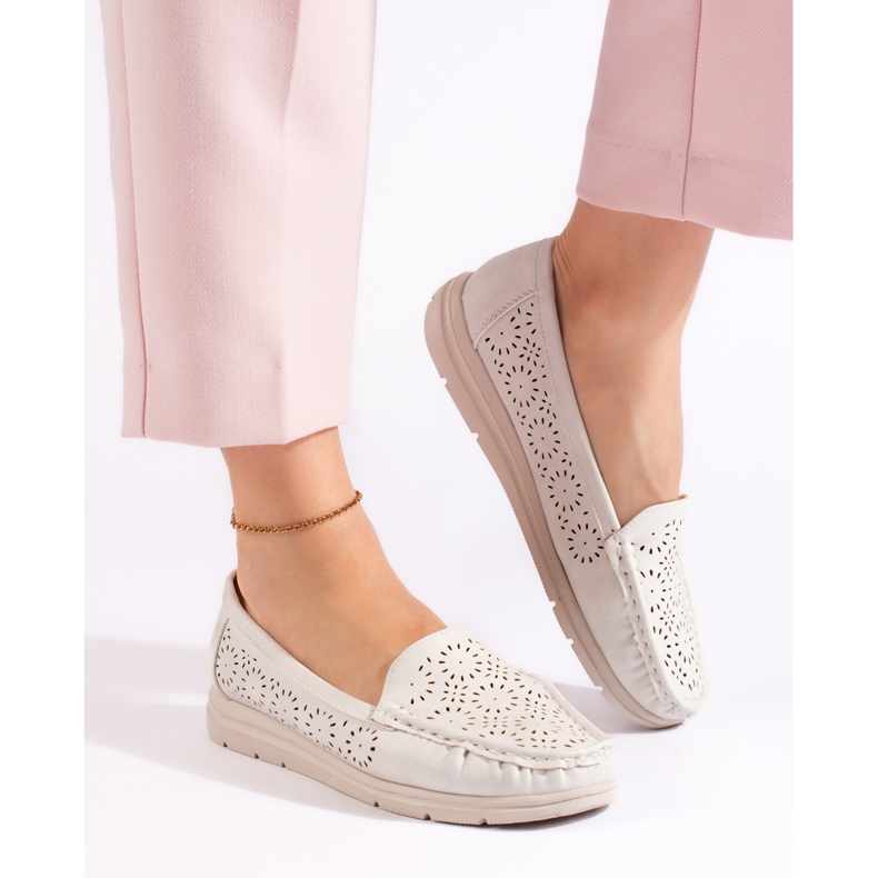 Vita genombrutna mockasiner för kvinnor 1