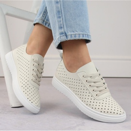 Genombrutna sportskor för kvinnor, beige Sabatina 0819 1