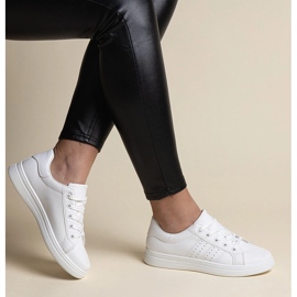 Vita sneakers i ekoläder från Cathleen 1