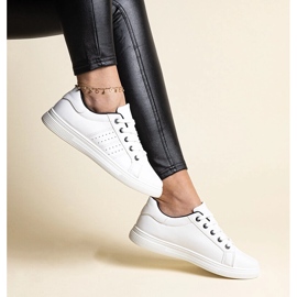 Vita sneakers i ekoläder från Cathleen 2